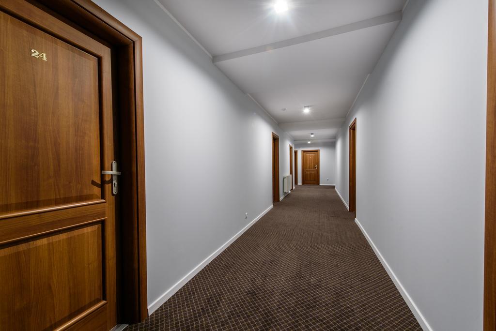 Hotel Nowy Dwor Trzebnica Exteriör bild